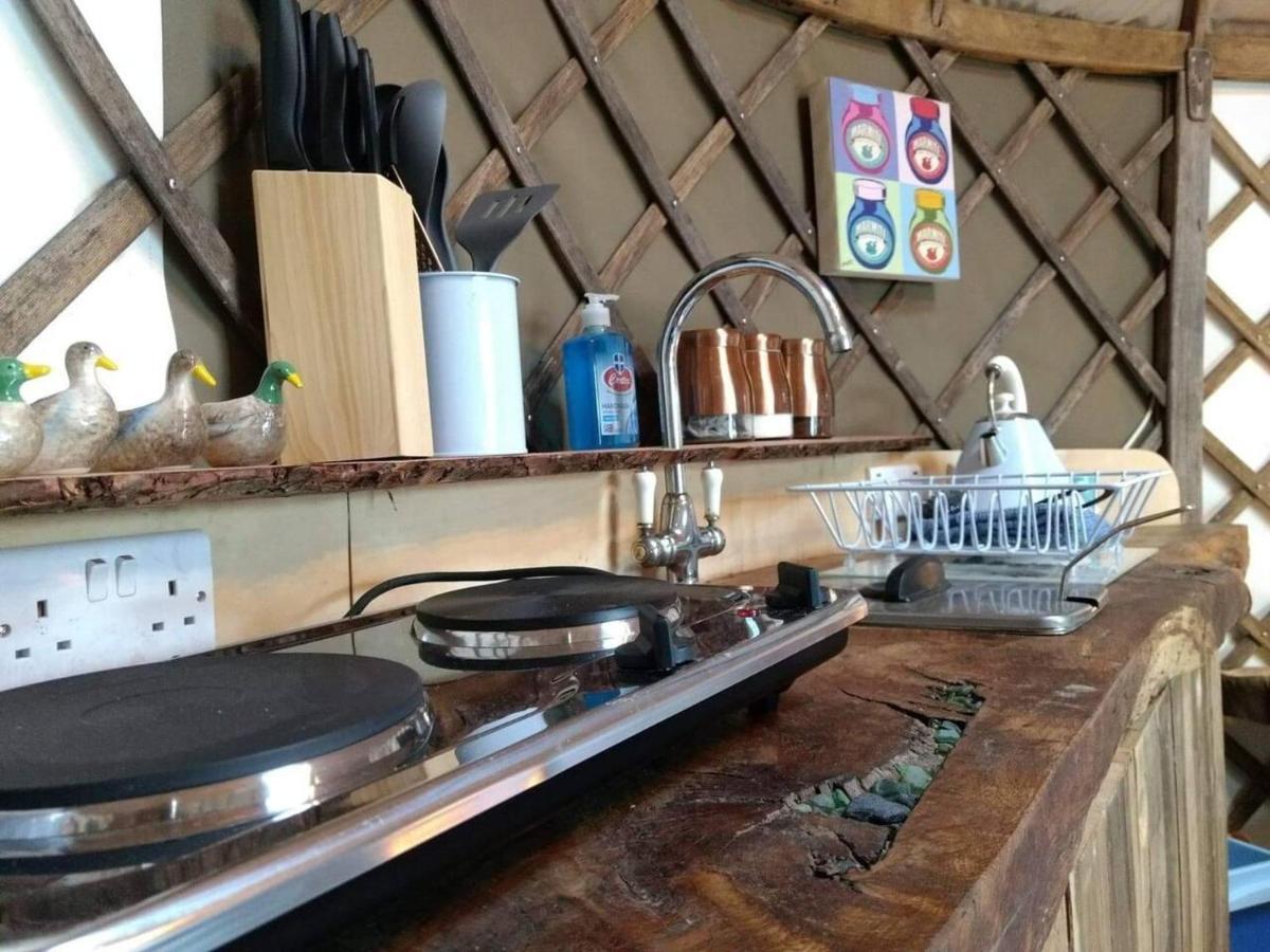 Вилла Bembridge Harbour Yurt - Log Burner - Wifi Экстерьер фото
